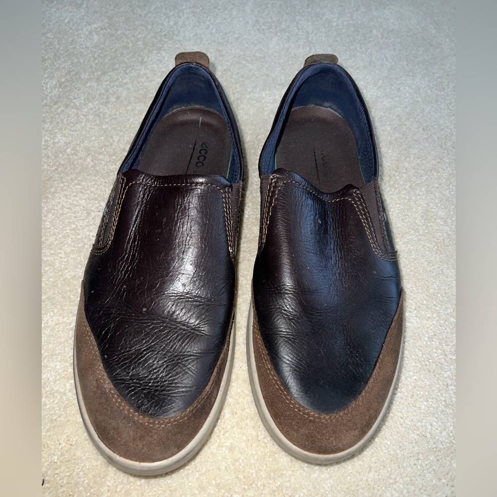 ECCO Brown Leather men’s size 10 Slip-On with Suede accents
